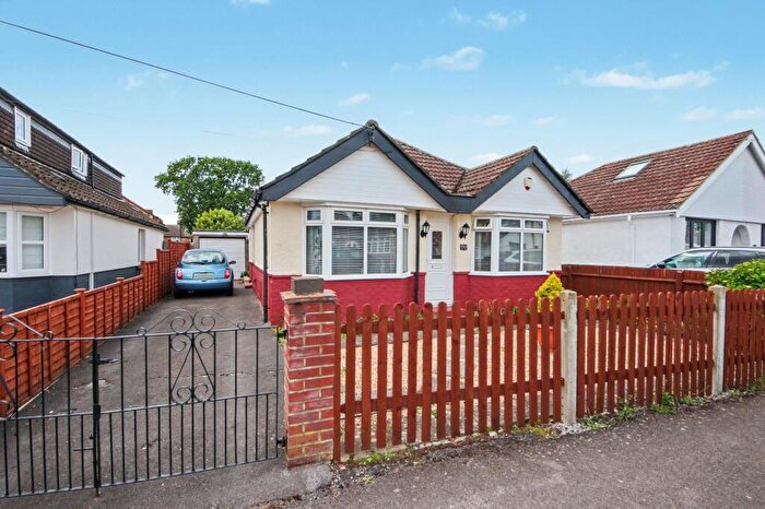 2 Bedroom Detached Bungalow For Sale In The Grove, Sholing, SO19