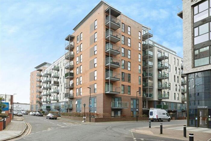 2 Bedroom Flat To Rent In Turner Street, Canning Town, E16