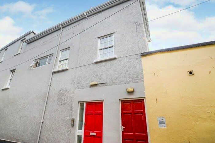 2 Bedroom Flat To Rent In Fore Street, Totnes, TQ9