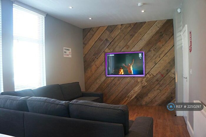 6 Bedroom Terraced House To Rent In Nicander Road, Liverpool, L18