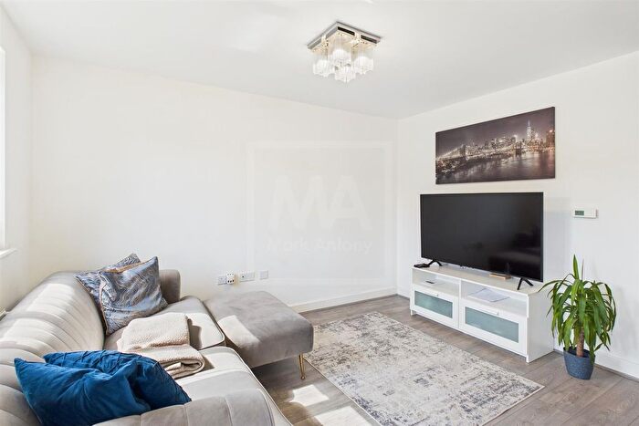 4 Bedroom Semi-detached House To Rent In Foxtrot Avenue, Great Sankey, Warrington, Cheshire, WA5