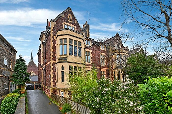 3 Bedroom Flat To Rent In Elmdale Road, Tyndalls Park, Bristol, Somerset, BS8