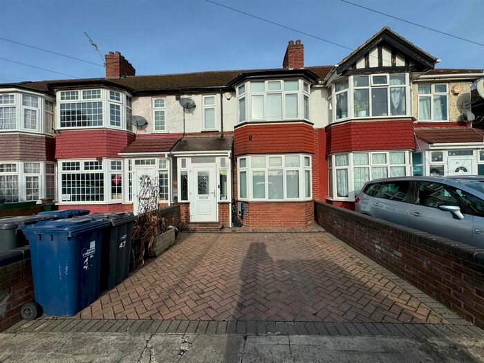 3 Bedroom Terraced House To Rent In Park Avenue, Southall, UB1