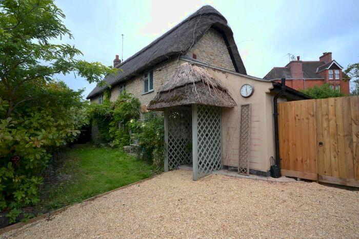 3 Bedroom End Of Terrace House To Rent In Newbury, Gillingham, SP8