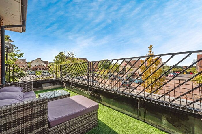 1 Bedroom Flat For Sale In Drake Road, Chafford Hundred, Grays, RM16