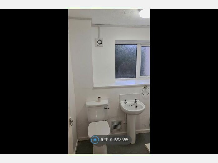 1 Bedroom Flat To Rent In Mayfair Court, Kingshurst Eg, B37
