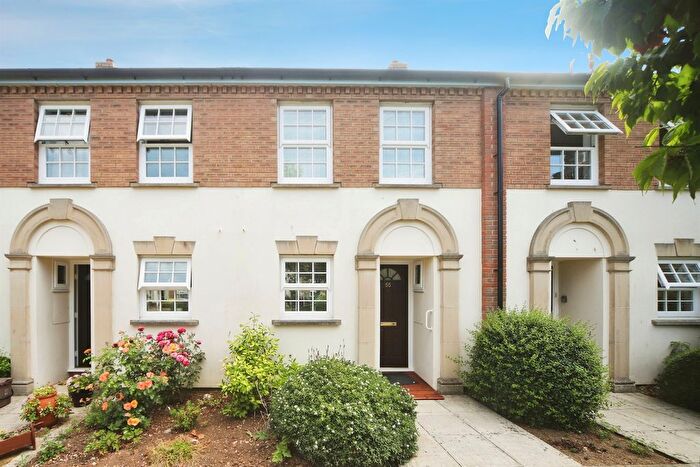 2 Bedroom Terraced House For Sale In Eastgate Gardens, Taunton, TA1
