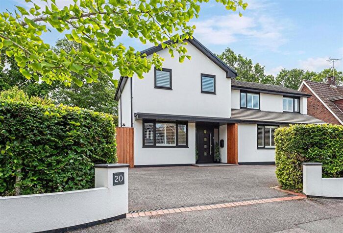 5 Bedroom Detached House For Sale In The Glade, Waterlooville, PO7