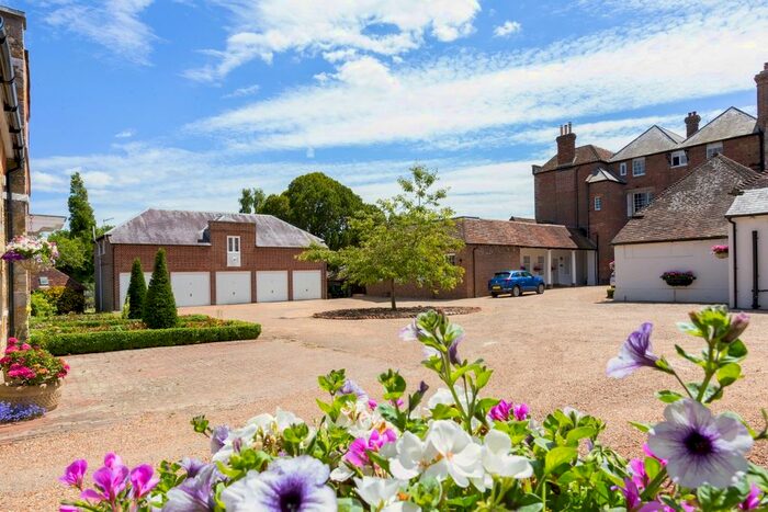 1 Bedroom Flat To Rent In Church Road, Lamberhurst, Tunbridge Wells, TN3