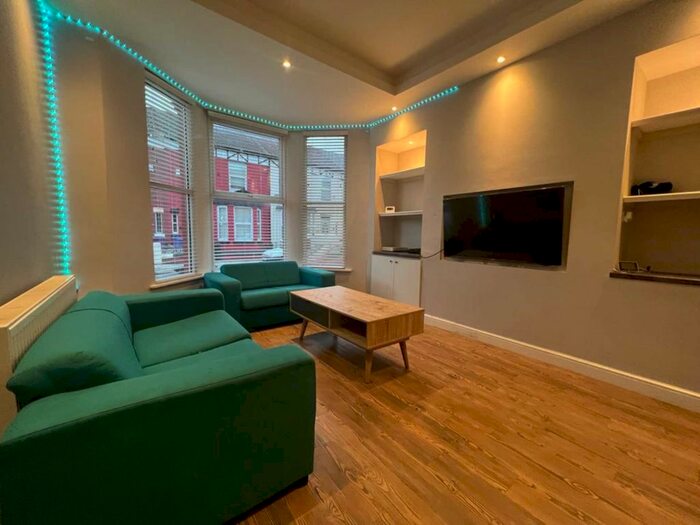 4 Bedroom Semi-Detached House To Rent In Avondale Road, Liverpool, L15