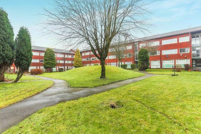 2 Bedroom Flat To Rent In Whitbeck Court, Newcastle Upon Tyne, NE5