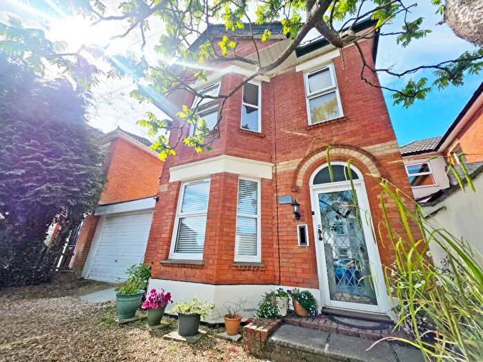 1 Bedroom Flat For Sale In Shaftesbury Road, Bournemouth, Dorset, BH8