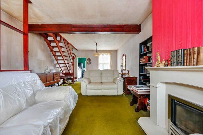 2 Bedroom House For Sale In Oakdale Road, Leytonstone, E11