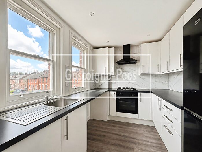 3 Bedroom Maisonette To Rent In Queens Road, Basingstoke, RG21