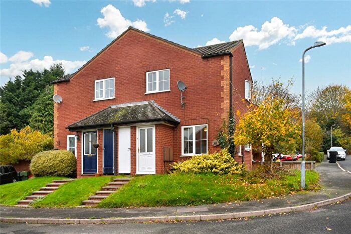 1 Bedroom Detached House To Rent In Abbey Close, Bromsgrove, Worcestershire, B60