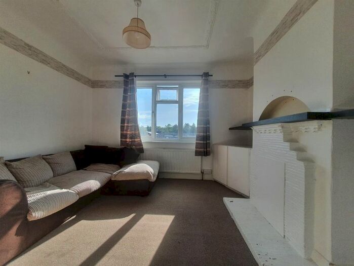 2 Bedroom Flat To Rent In Brookhill Road, Barnet, EN4