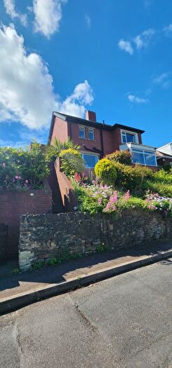 3 Bedroom Detached House To Rent In Combs Road, Dewsbury, West Yorkshire, WF12