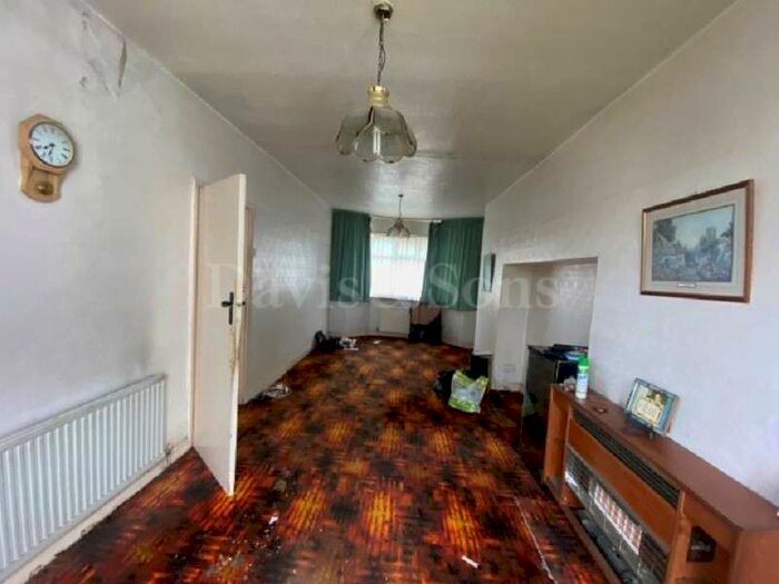 3 Bedroom Semi Detached House For Sale In Somerton Road, Lliswerry