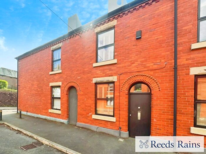 3 Bedroom End Of Terrace House To Rent In Reservoir Street, Salford, Greater Manchester, M6