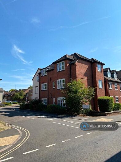 2 Bedroom Flat To Rent In Yeomanry Close, Warwick, CV34