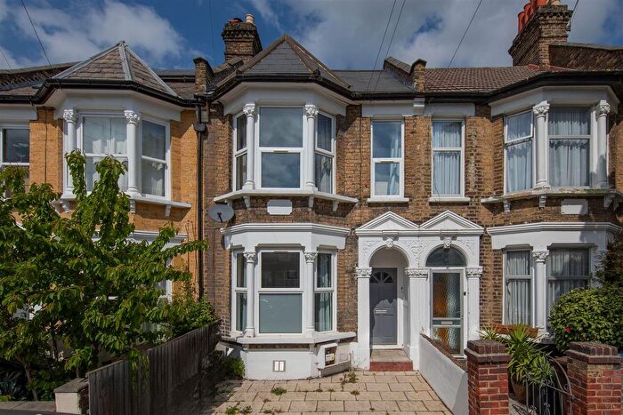 3 Bedroom Property For Sale In Grove Road, Walthamstow, E17