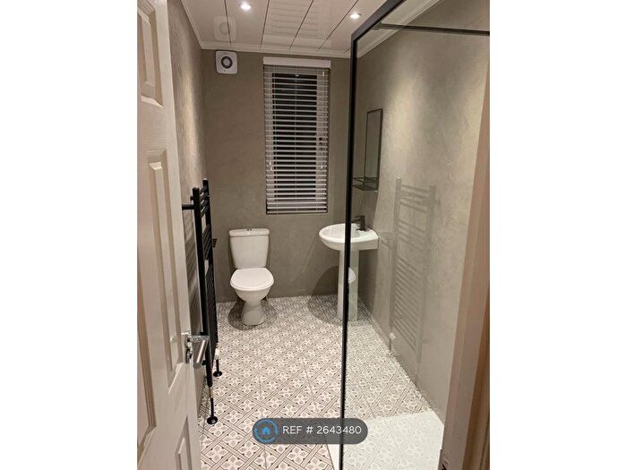 2 Bedroom Flat To Rent In Glenmarkie Terrace, Dundee, DD3