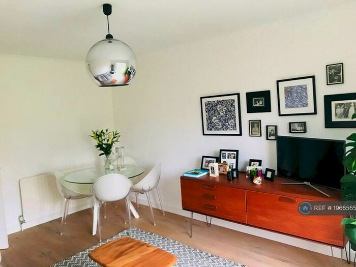 1 Bedroom Flat To Rent In Andace Park Gardens, Bromley, BR1