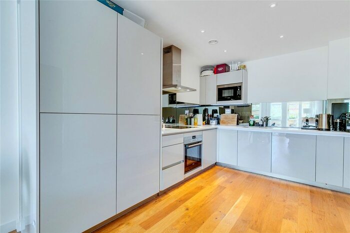 1 Bedroom Flat To Rent In Sharp House, Goldhawk Road, Shepherds Bush, London, W12