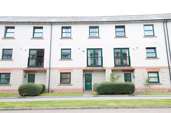 4 Bedroom Terraced House To Rent In Grandholm Crescent, Aberdeen, AB22