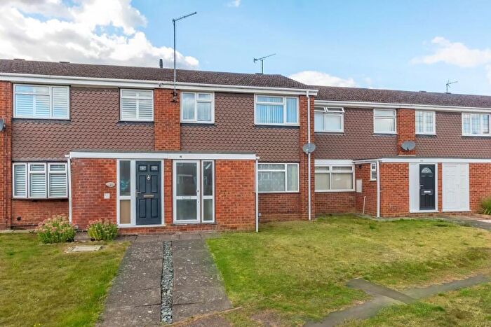 3 Bedroom Terraced House For Sale In Grange Close, Leighton Buzzard, LU7
