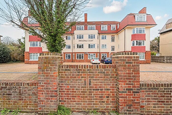 2 Bedroom Flat For Sale In Springfield Road, Kingston Upon Thames, KT1
