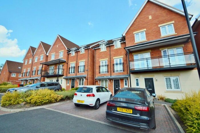 4 Bedroom House To Rent In Foxherne, Langley, Slough, Slough, Berkshire, SL3