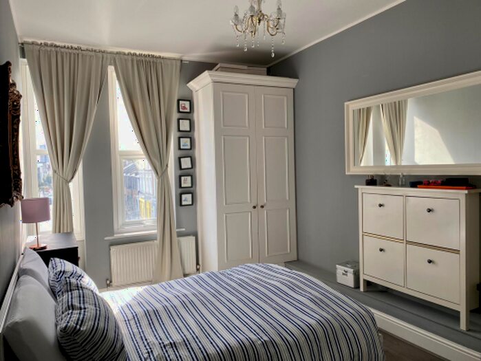 1 Bedroom Flat For Sale In North Pole Road, London, W10