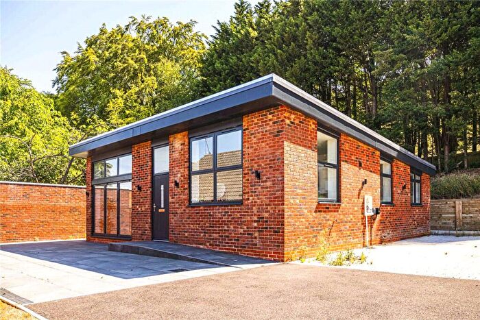 3 Bedroom Bungalow To Rent In Dagnall Road, Whipsnade, Central Bedfordshire, LU6