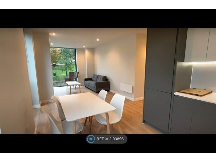 2 Bedroom Flat To Rent In The Gate, Manchester, M4