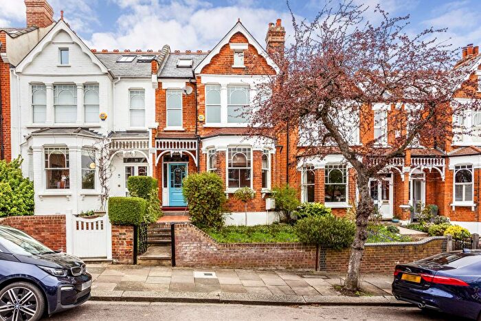 1 Bedroom Flat To Rent In Cranbourne Road, N10