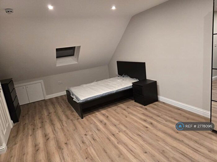 Studio To Rent In Perne Road, Cambridge, CB1