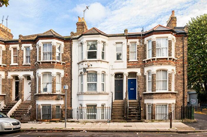 1 Bedroom Flat To Rent In Madron Street, Bermondsey, London, SE17