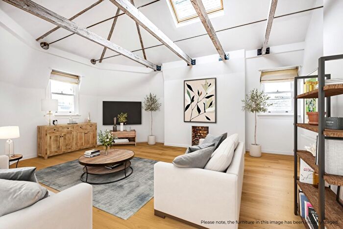 2 Bedroom Flat To Rent In Second Avenue, Hove, BN3