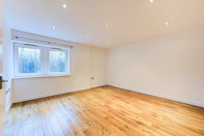 1 Bedroom Flat To Rent In Beckford Close, Kensington, London, W14