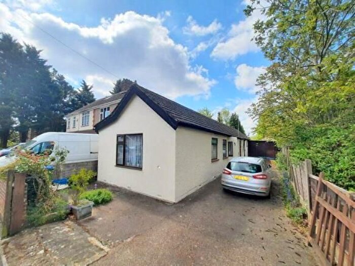 3 Bedroom Detached Bungalow To Rent In Conway Road, Hounslow, London, TW4
