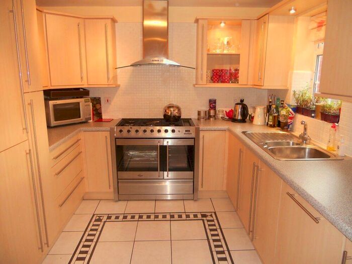 3 Bedroom Town House To Rent In Doe Close, Penylan, Cardiff, CF23