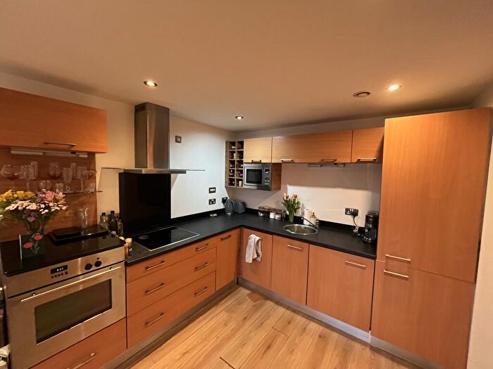 2 Bedroom Apartment To Rent In Mackenzie House, Leeds Dock, City Centre, LS10