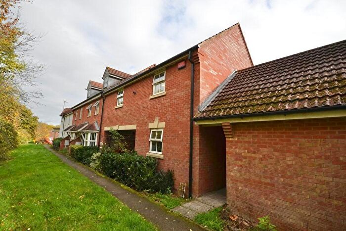 2 Bedroom Coach House For Sale In Pascal Drive, Medbourne, Milton Keynes, Buckinghamshire, MK5