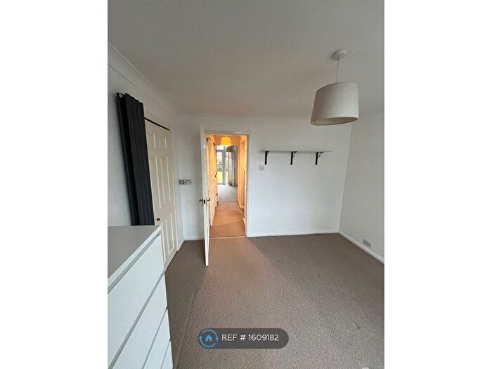 1 Bedroom Maisonette To Rent In Elgin House, Hitchin, SG4