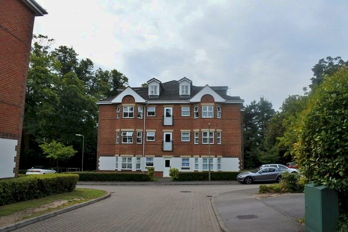 1 Bedroom Flat To Rent In Regent Court, Norn Hill, Basingstoke, RG21