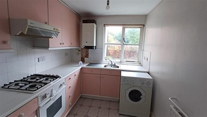 2 Bedroom Flat For Sale In Grange Road, Sutton, SM2