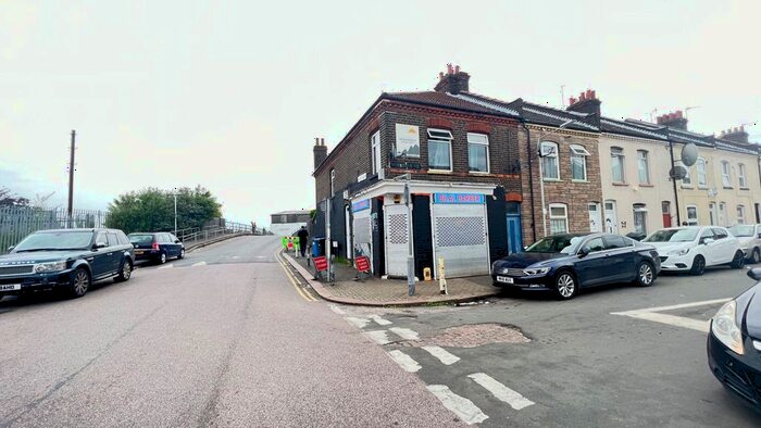 1 Bedroom Flat To Rent In Wimborne Road, Luton, LU1