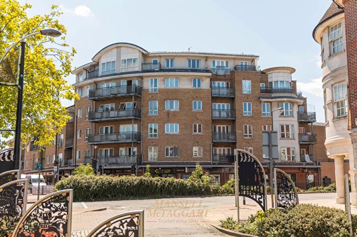 2 Bedroom Flat To Rent In High Street, Crawley, RH10