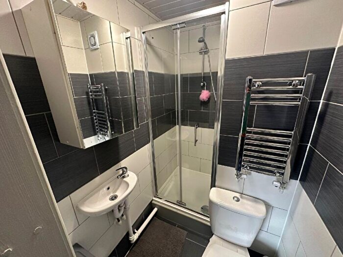 6 Bedroom House To Rent In Dartmouth Road, Selly Oak, Birmingham, West Midlands, B29